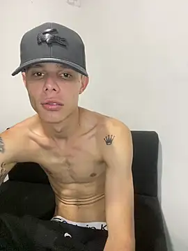 LuiguiMoore Live XXX-chat