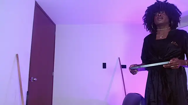 دردشة puca_ebony الجنسية المباشرة