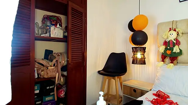 แชท XXX สดของ AdharaSmithh