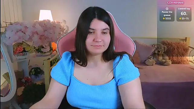 Chat XXX en directo de Viola__Shy