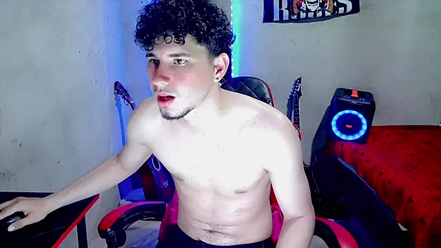 Chat +18 de Atom_Hot ao vivo