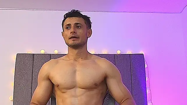 Chatroom XXX en direct de Adonys_Lewis_