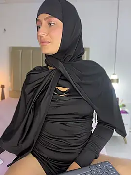aisha_k Adlı Modelin Canlı XXX Sohbeti