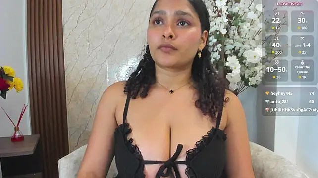Izzy_lux 现场XXX聊天
