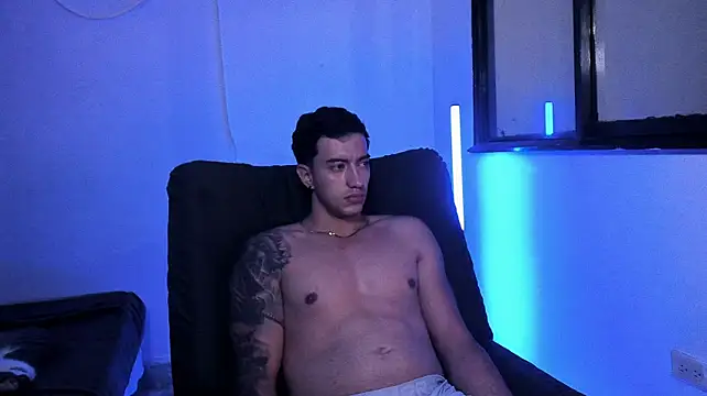 Онлайн чат XXX Axel_hendrick
