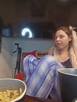 ScarletsWeb's Live XXX Chat