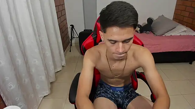 Aron_Boyy Chat XXX in diretta