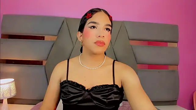 Chatroom XXX en direct de AlvaMoore