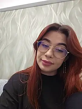 RedHeadFoxy's Live XXX Chat