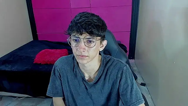 Chatroom XXX en direct de ElanGiraldo