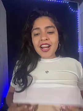 Chat XXX en directo de EmilyNoir1