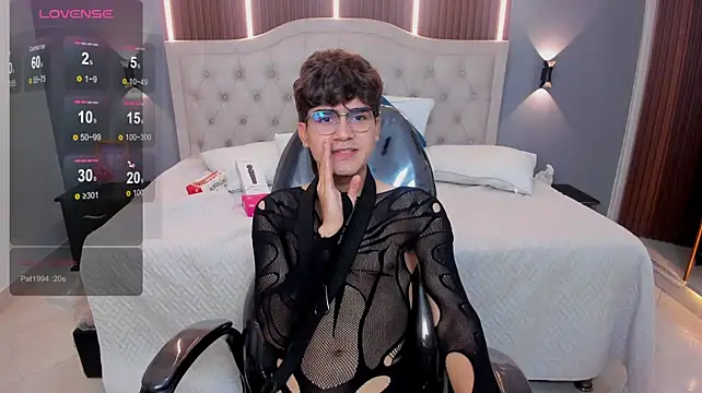 Chat XXX en directo de Tommy18__