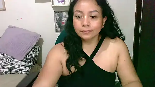 zaray_bella Adlı Modelin Canlı XXX Sohbeti