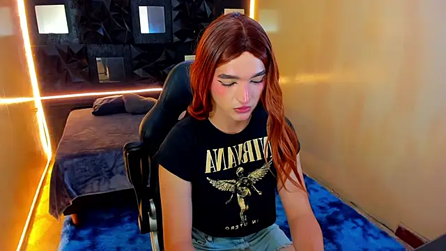 EmmaHiltton's Live XXX Chat