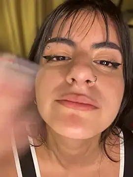 Chat XXX ao vivo de Yi_zoff