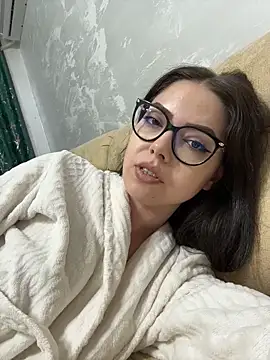 KaylaLewyss Chat XXX in diretta