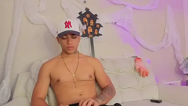 Apolo_Austin – Naživo XXX chat
