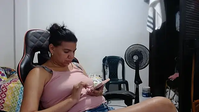XXX chat uživo modela Adriana_0312