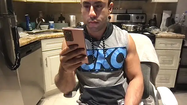 Czat XXX na żywo – BigGuyMuscle