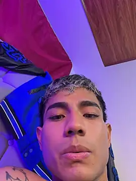 XXX chat uživo modela nick_acost
