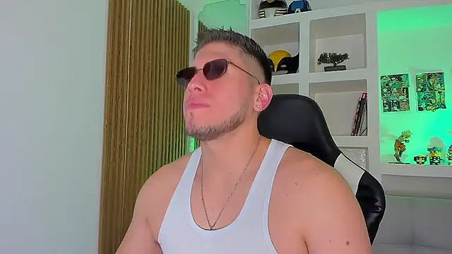 SebastianMaximoff_ Adlı Modelin Canlı XXX Sohbeti