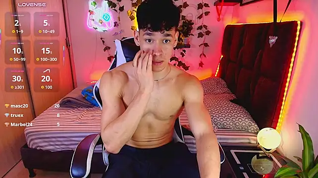 Luke_Muscle: απευθείας συνομιλία ΧΧΧ