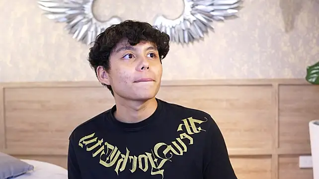 XXX chat uživo modela Nathann_Bell