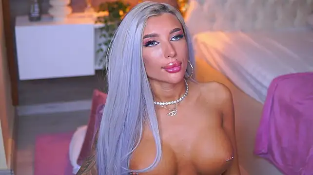 Juicy_Jessye: онлайн-секс-чат