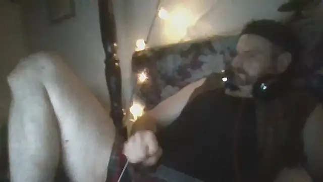 Sir_Spun_Son Show in webcam