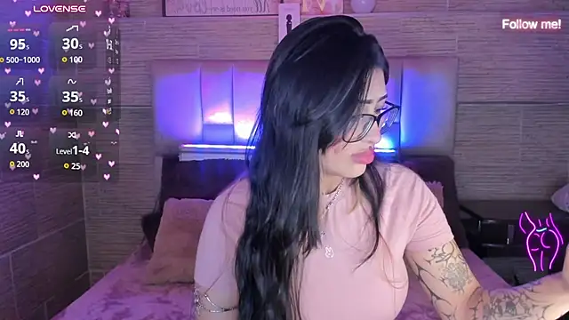 Chat XXX en directo de mia_devine_