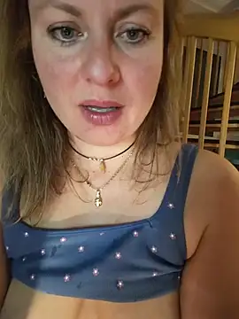 Chatroom XXX en direct de MiraCaramel