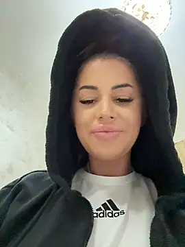 XXX chat uživo modela KirstieVegas