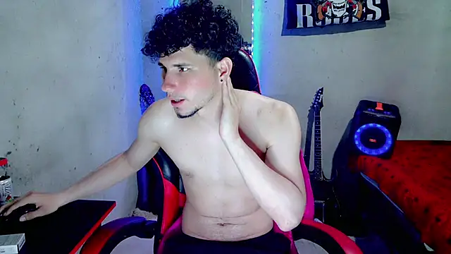 Chat XXX en directo de Atom_Hot