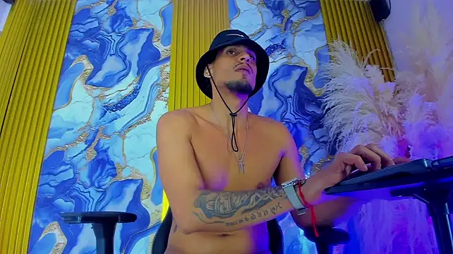 Chatroom XXX en direct de RitterBeyondLimits