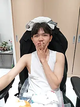 mochi8802 XXX чат на живо