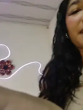 Chat XXX en directo de Charlotte-Aurora