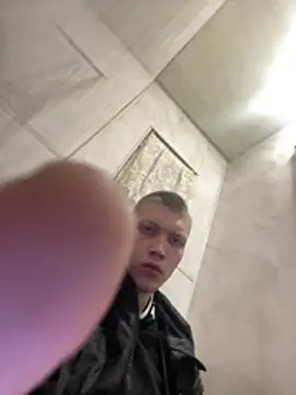 XXX chat uživo modela TiptopButtery