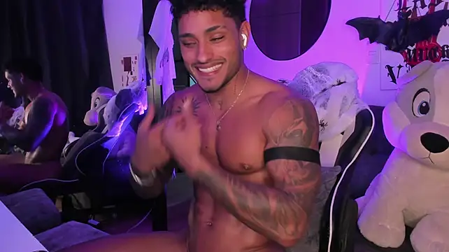 Alessandro_Vanni Adlı Modelin Canlı XXX Sohbeti