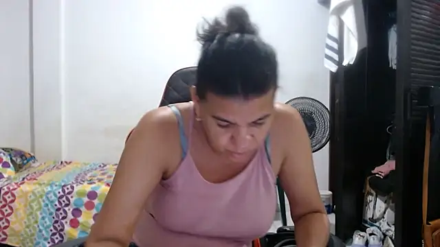 Adriana_0312's Live XXX Chat