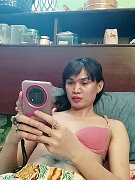 QueenSoreal 即時 XXX 聊天