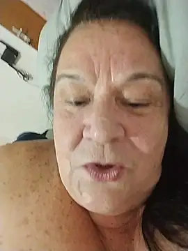 YayaMineira's Live XXX Chat