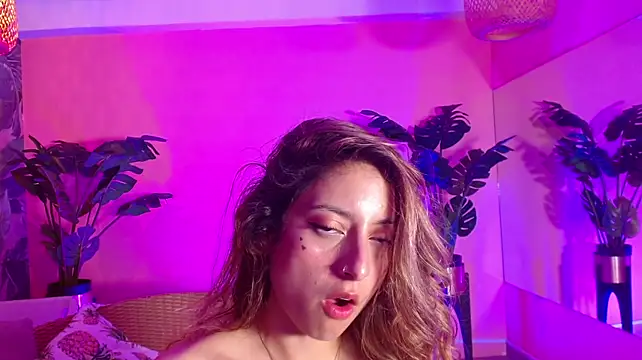 Bunny_dan Chat XXX in diretta