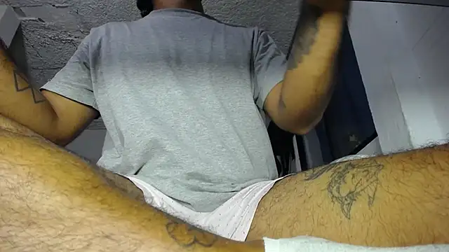 Carlo_yates' Live XXX Chat