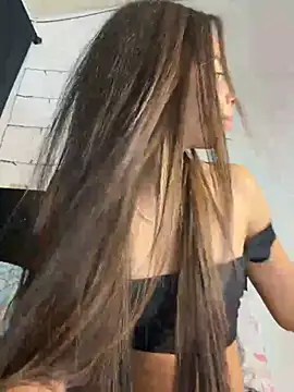 Show modela Milleradhara24 na web-kameri