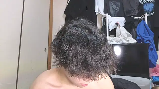 Chatroom XXX en direct de BASHIKO2006