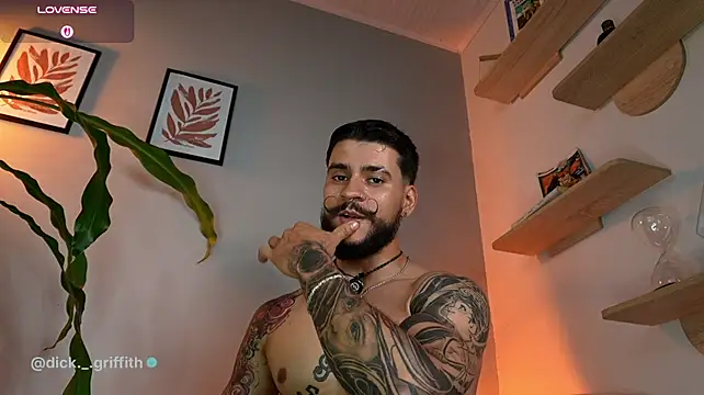 Chat +18 de DickGriffith_ ao vivo