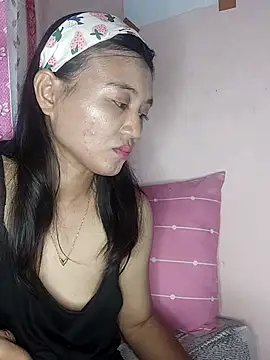 Czat XXX na żywo – Rayya_4yy