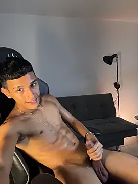 Busterspintern Live XXX chat