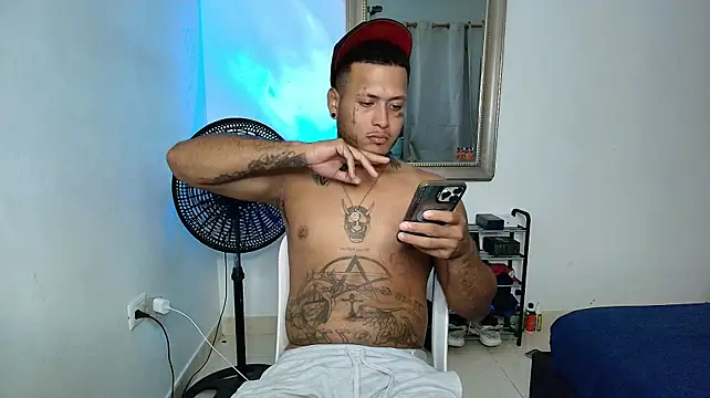 Chat XXX en directo de crow_black00