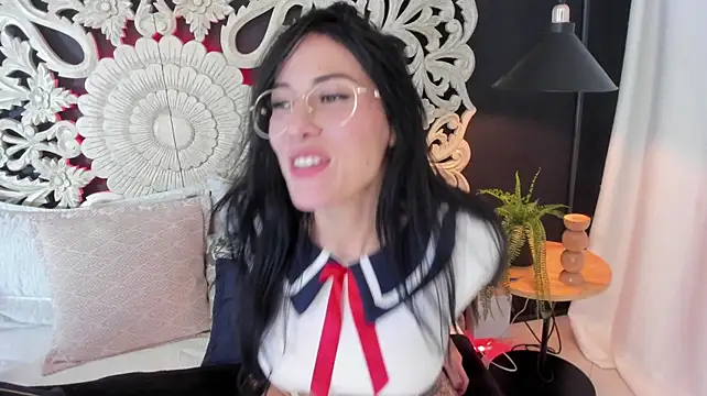 צ'אט XXX בשידור חי של Emiiily_